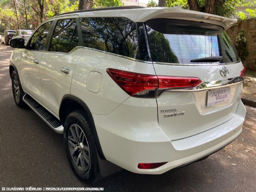 Toyota HILUX SW4 SRX 7 LUGARES 2016/2017